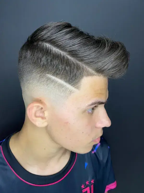 Corte fade masculino com acabamento premium em Campinas